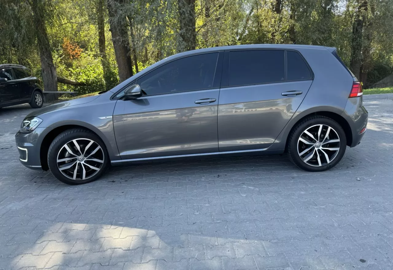 Volkswagen e-Golf  35.8 kWh 201801