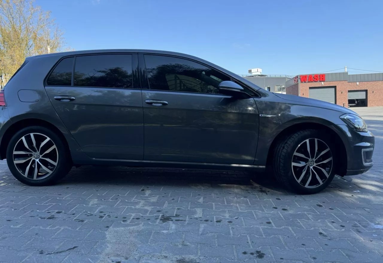 Volkswagen e-Golf  35.8 kWh 201841