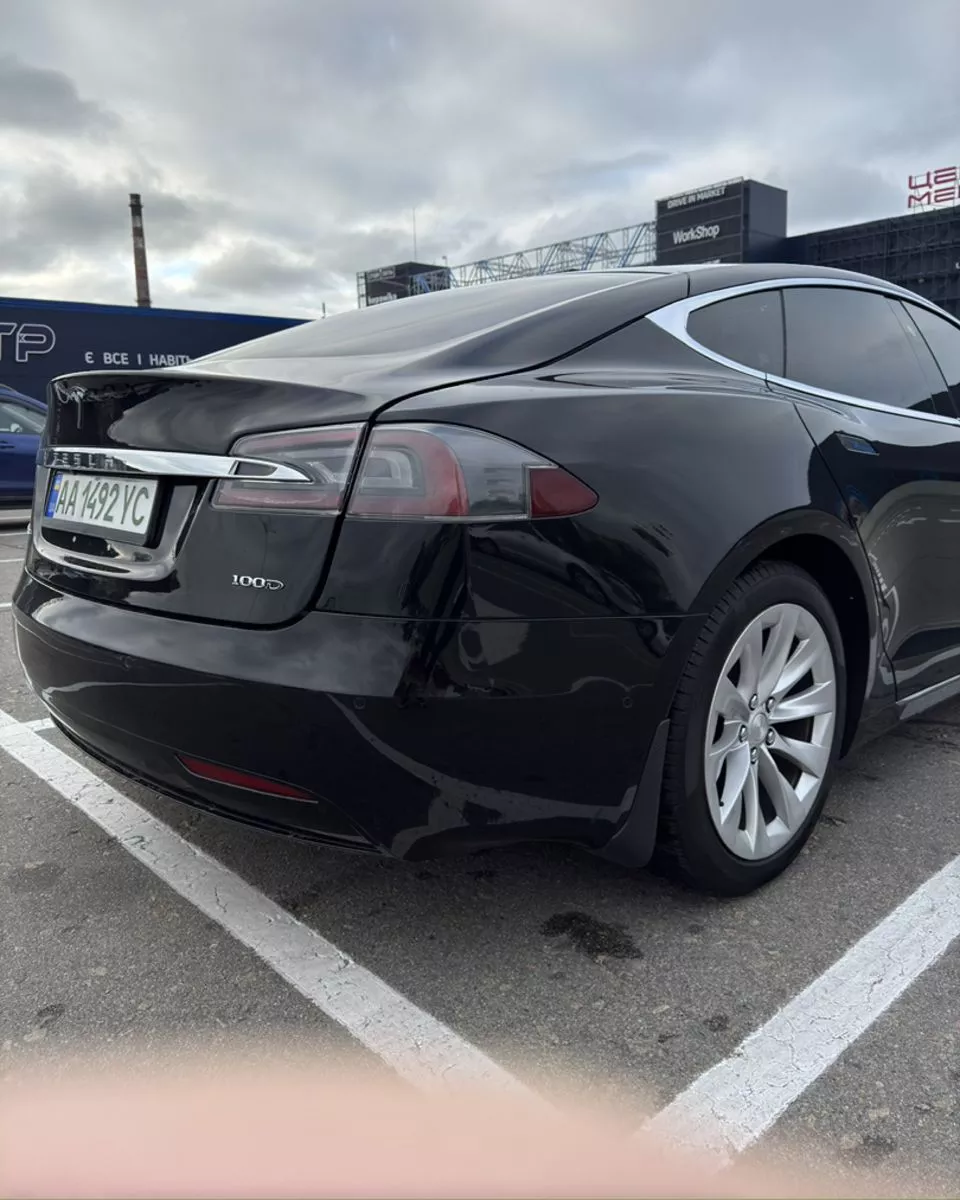 Tesla Model S  100 kWh 2019121