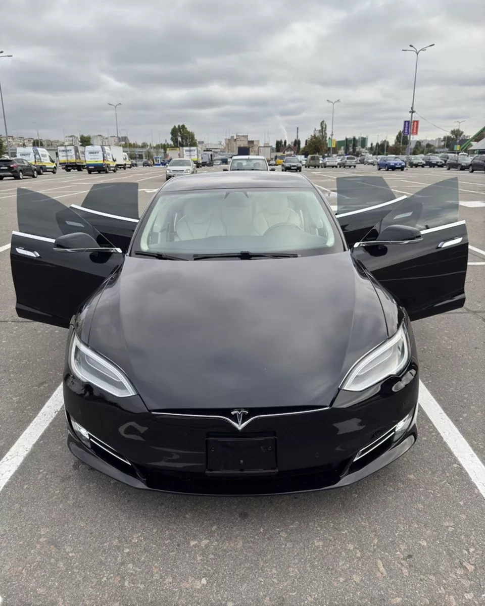 Tesla Model S  100 kWh 2019211