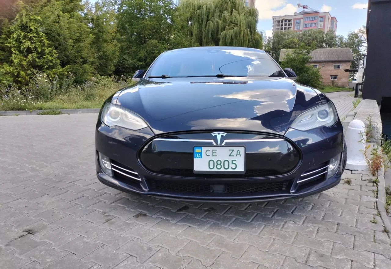 Tesla Model S  85 kWh 201521