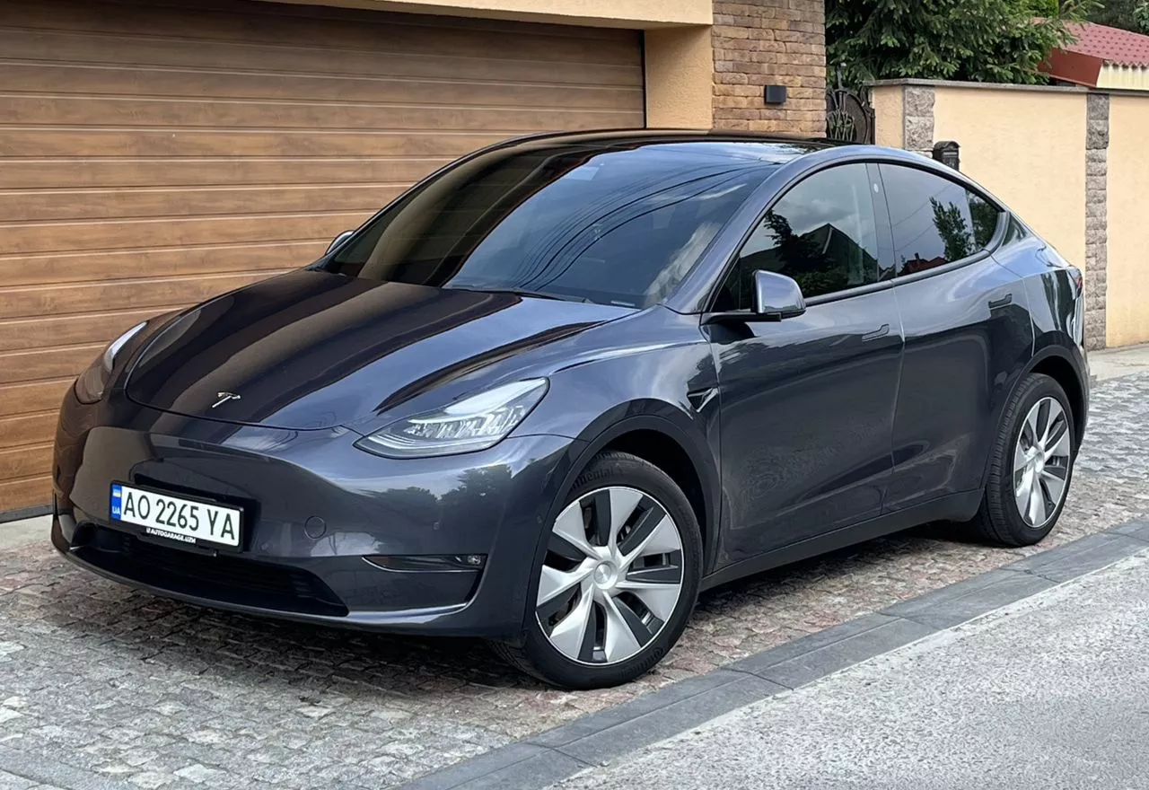 Tesla Model Y 