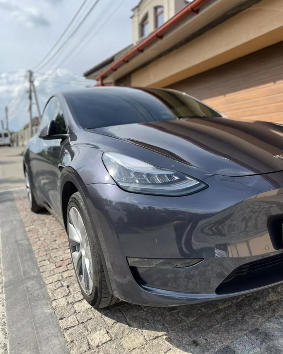 Tesla Model Y  82 kWh 2021111