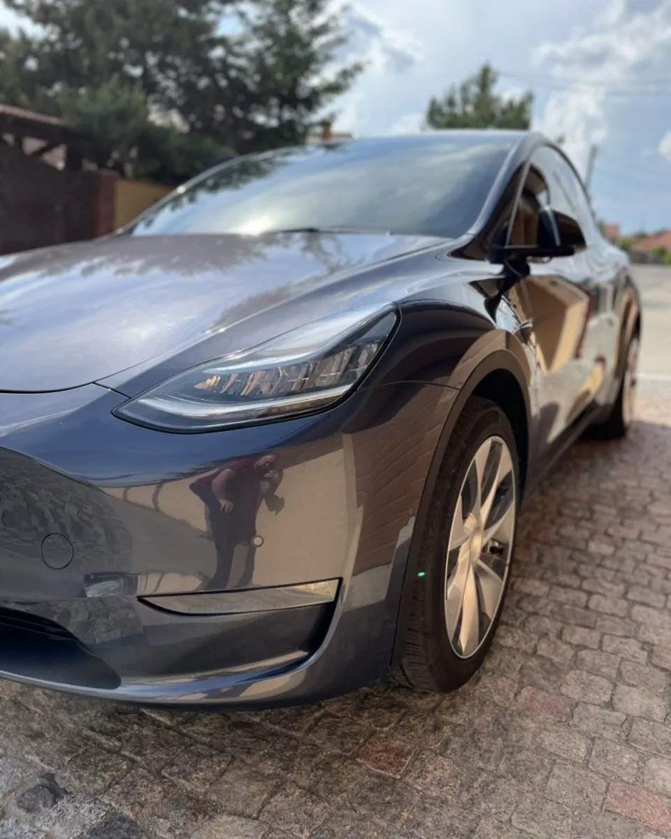 Tesla Model Y  82 kWh 2021121