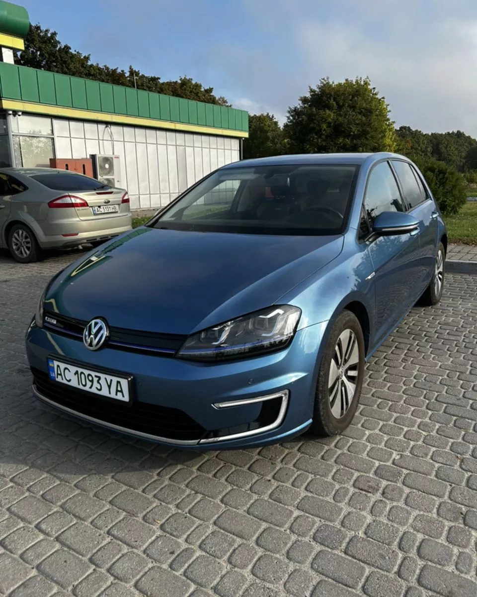 Volkswagen e-Golf  24 kWh 201521