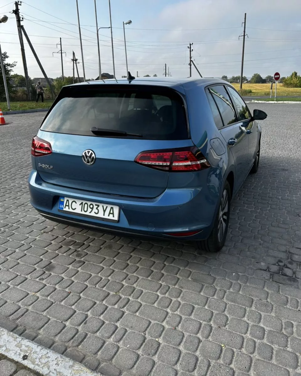 Volkswagen e-Golf  24 kWh 201551