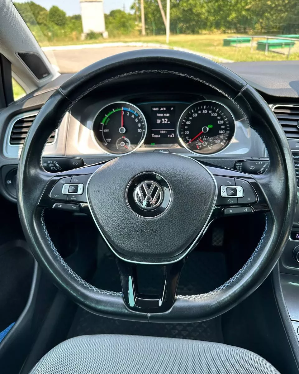 Volkswagen e-Golf  24 kWh 201561