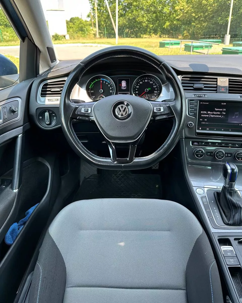 Volkswagen e-Golf  24 kWh 201571