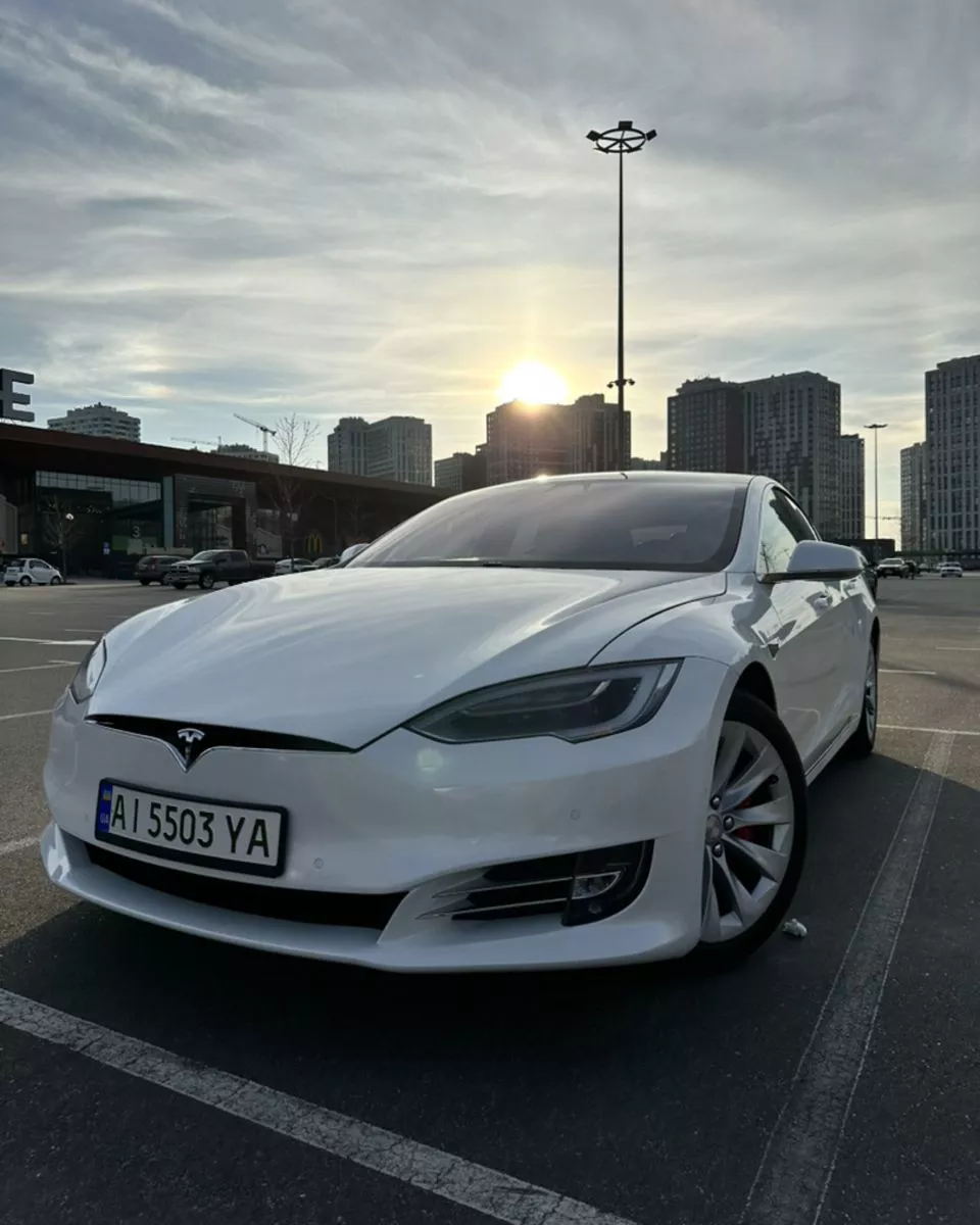 Tesla Model S  100 kWh 201701