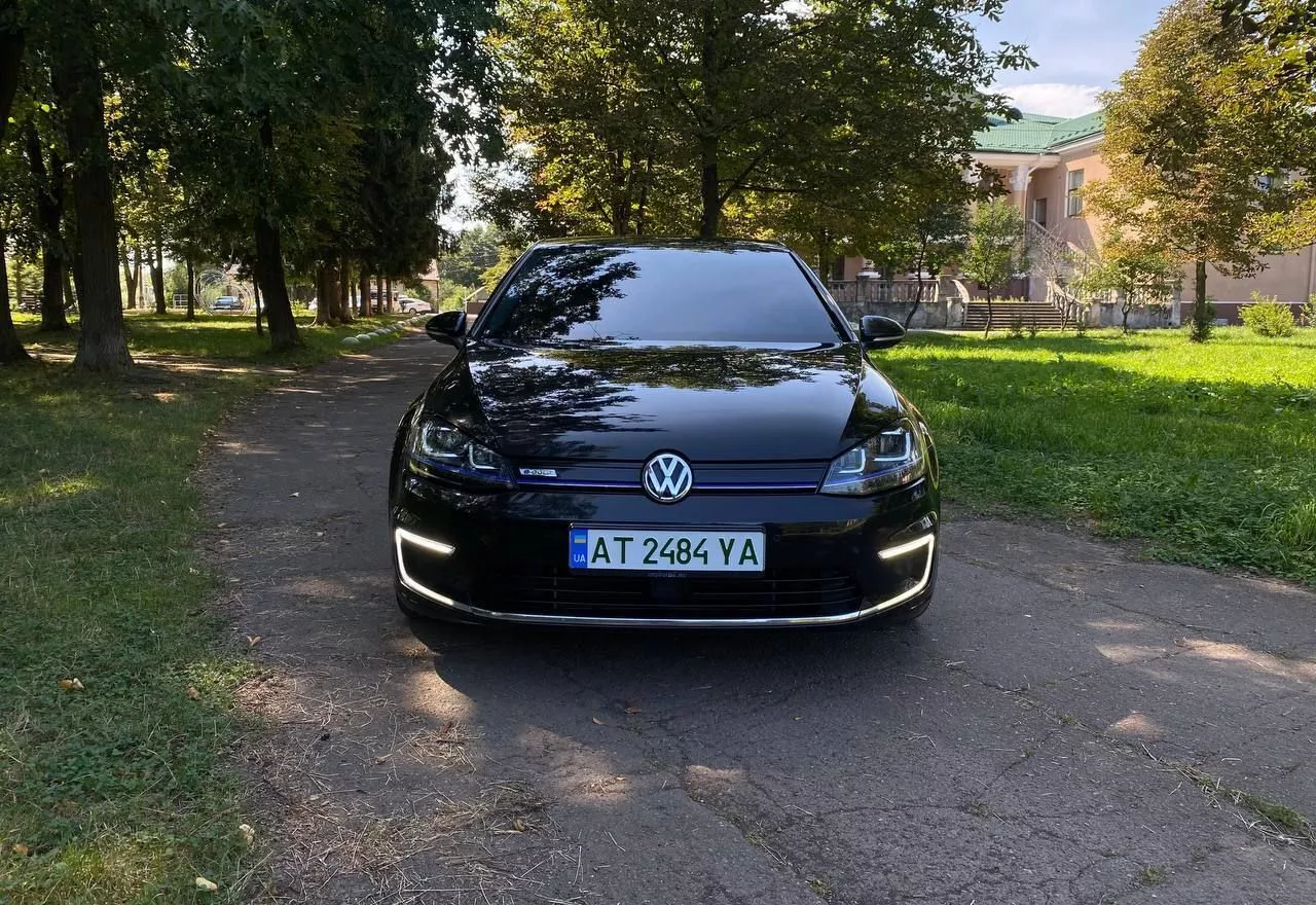 Volkswagen e-Golf  201511