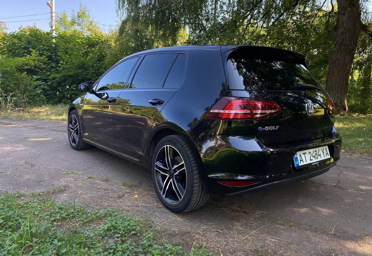 Volkswagen e-Golf  201541