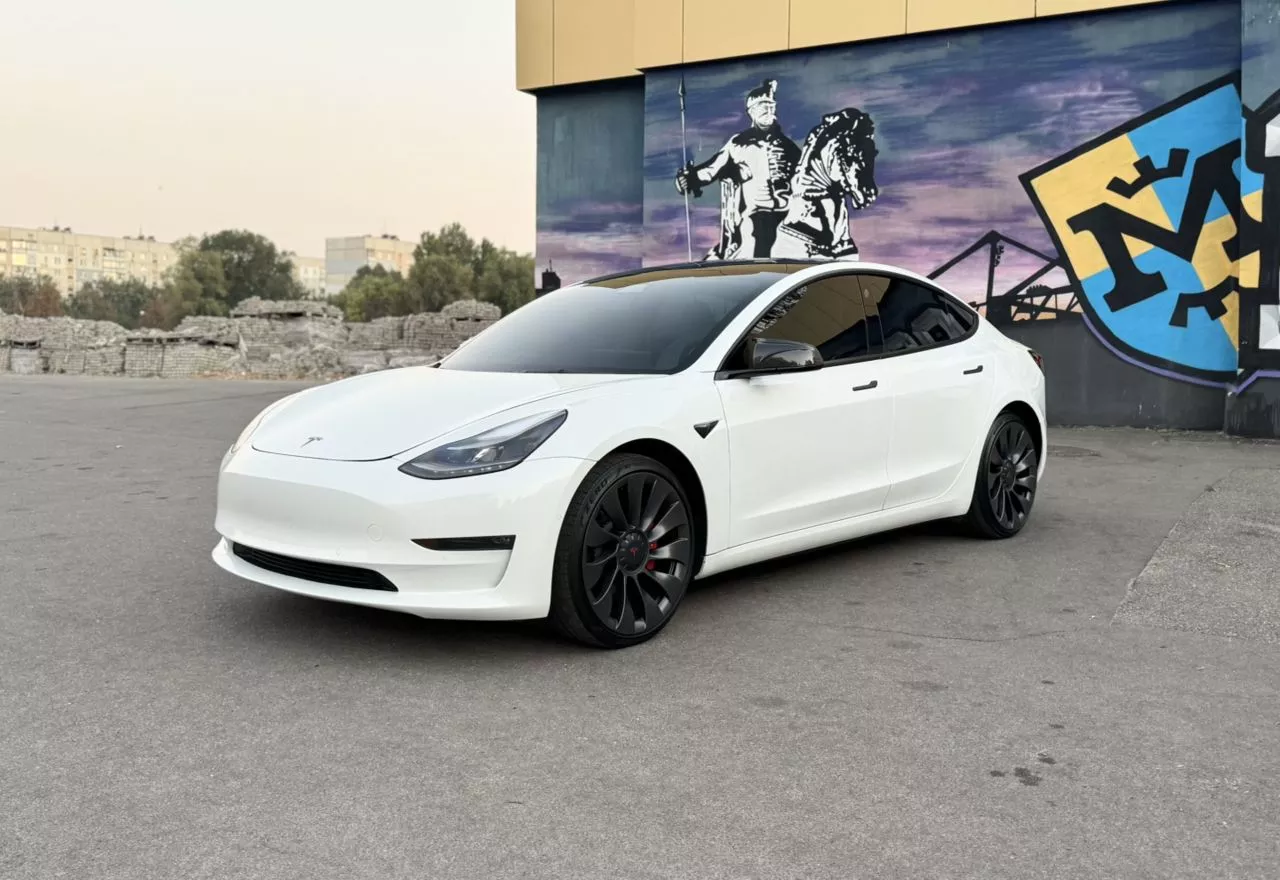 Tesla Model 3  82.5 kWh 202101