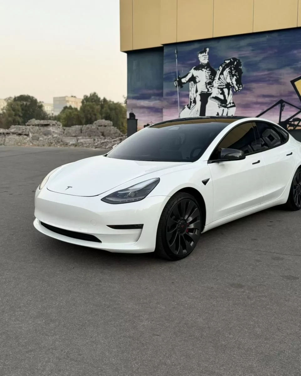 Tesla Model 3  82.5 kWh 202111