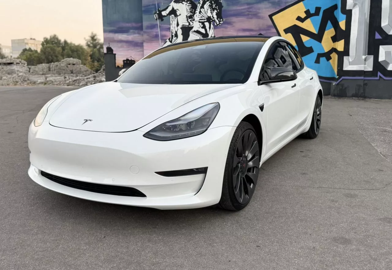 Tesla Model 3  82.5 kWh 202121