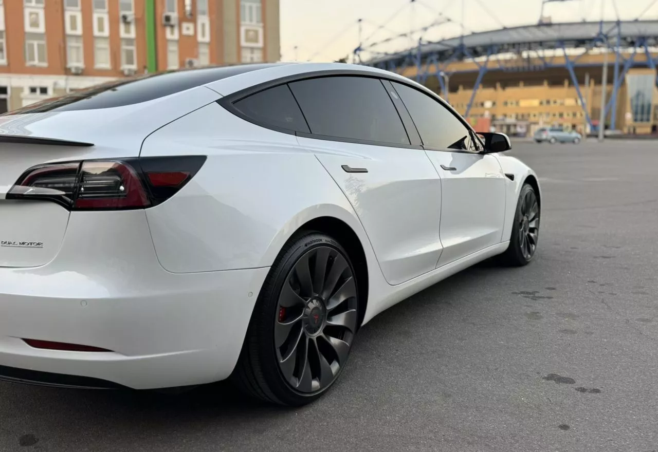 Tesla Model 3  82.5 kWh 202181