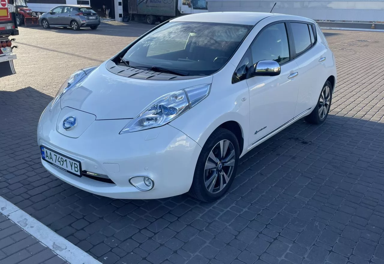 Nissan Leaf  24 kWh 201301