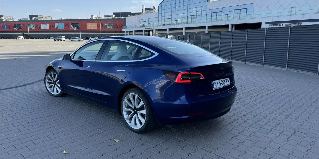 Tesla Model 3  201931