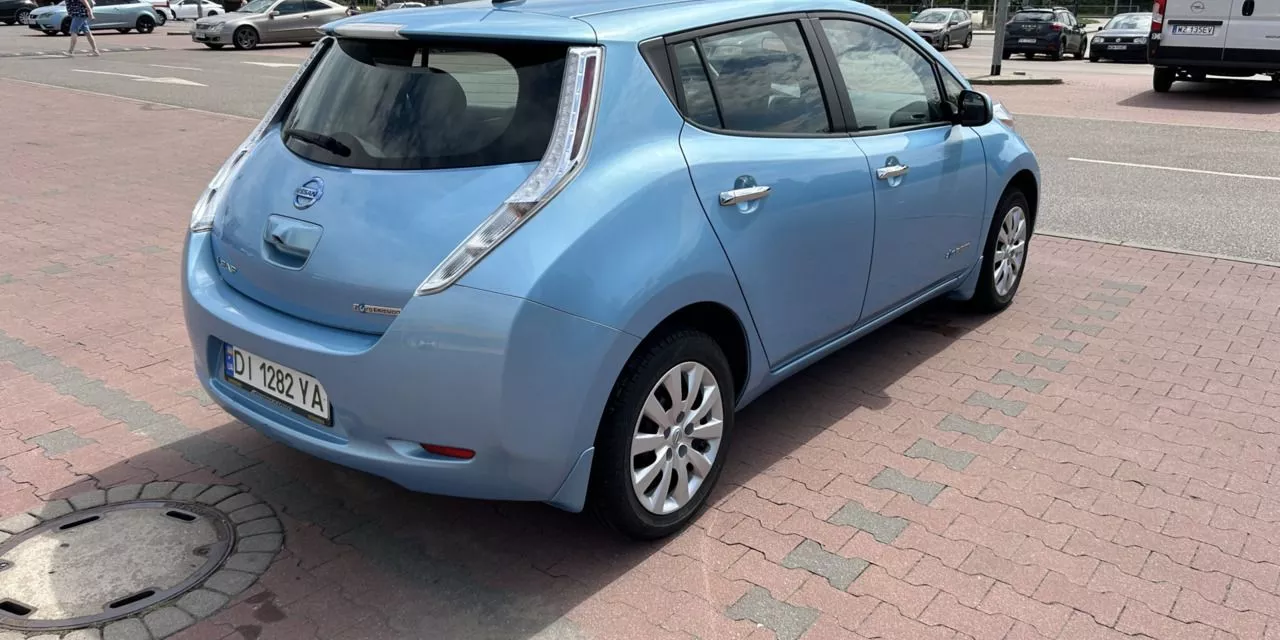 Nissan Leaf  24 kWh 2015121