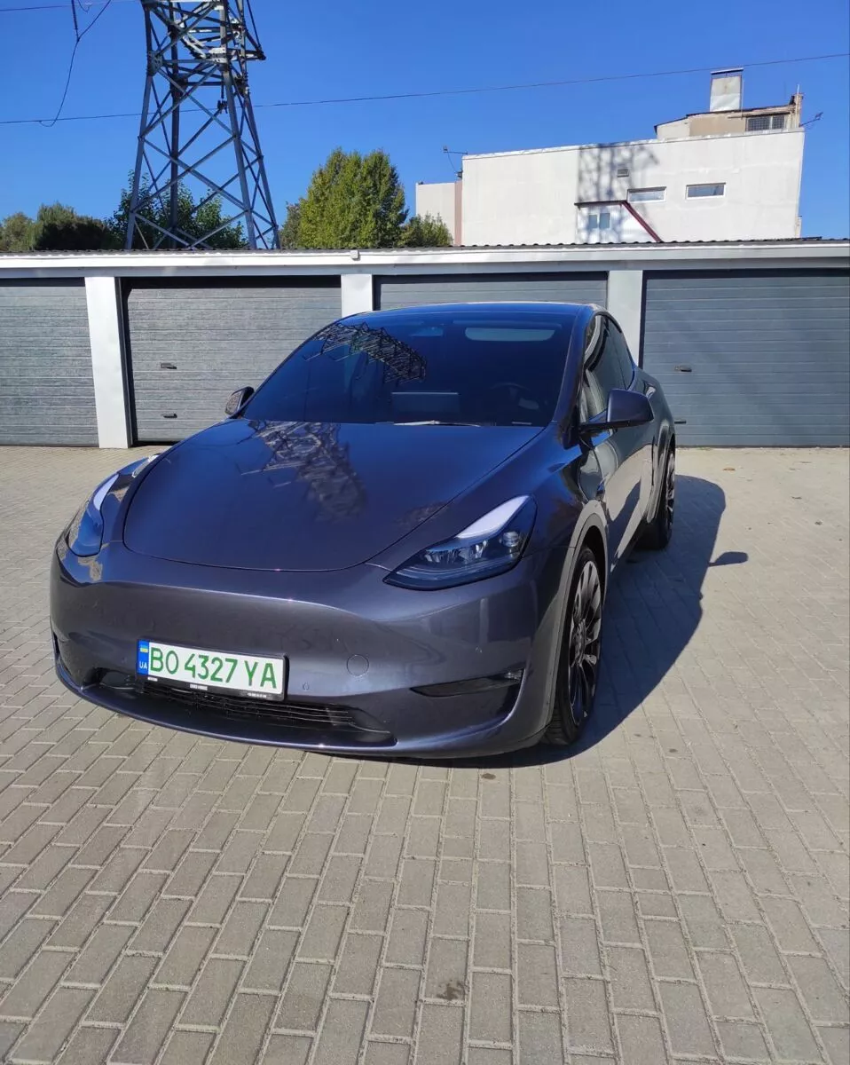 Tesla Model Y 