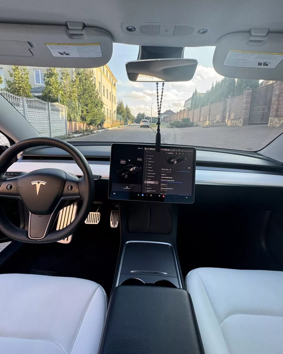 Tesla Model 3  82.5 kWh 2021101