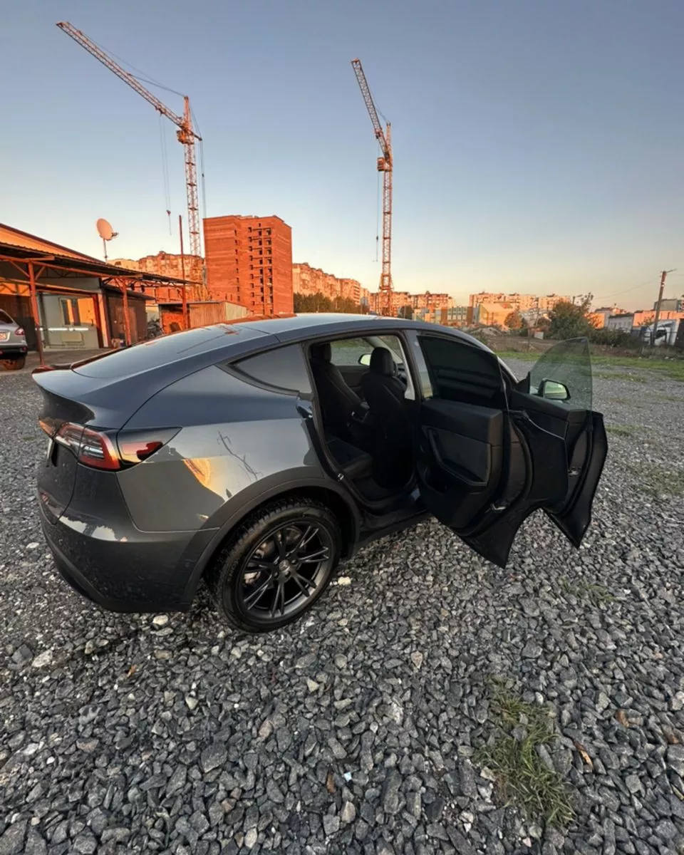 Tesla Model Y  82 kWh 2022131