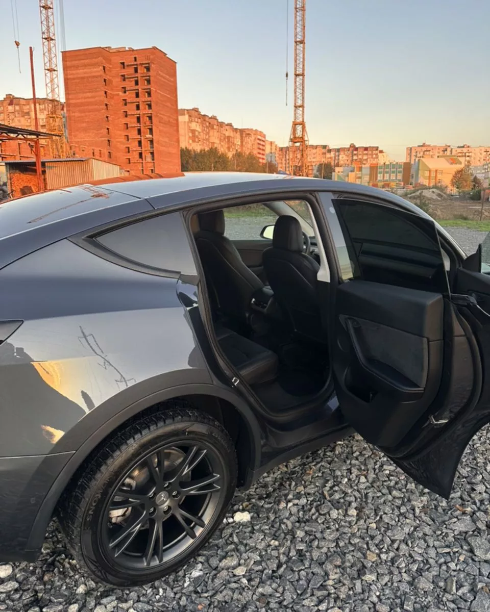 Tesla Model Y  82 kWh 2022141