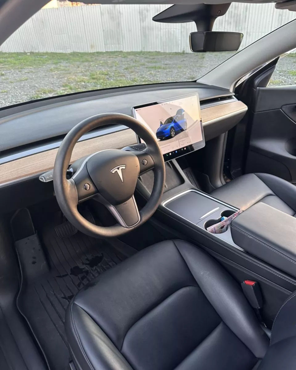 Tesla Model Y  82 kWh 2022181