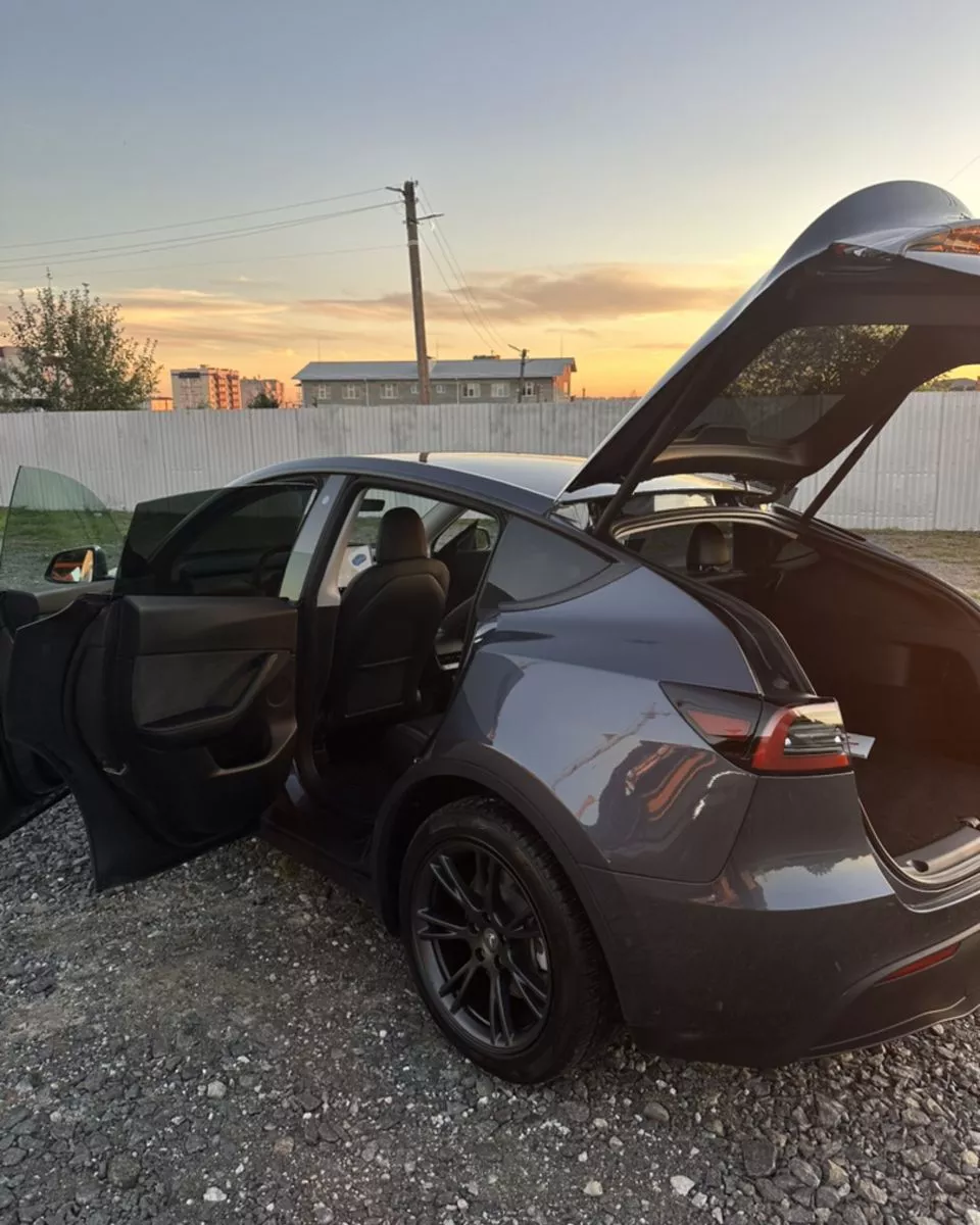 Tesla Model Y  82 kWh 2022231