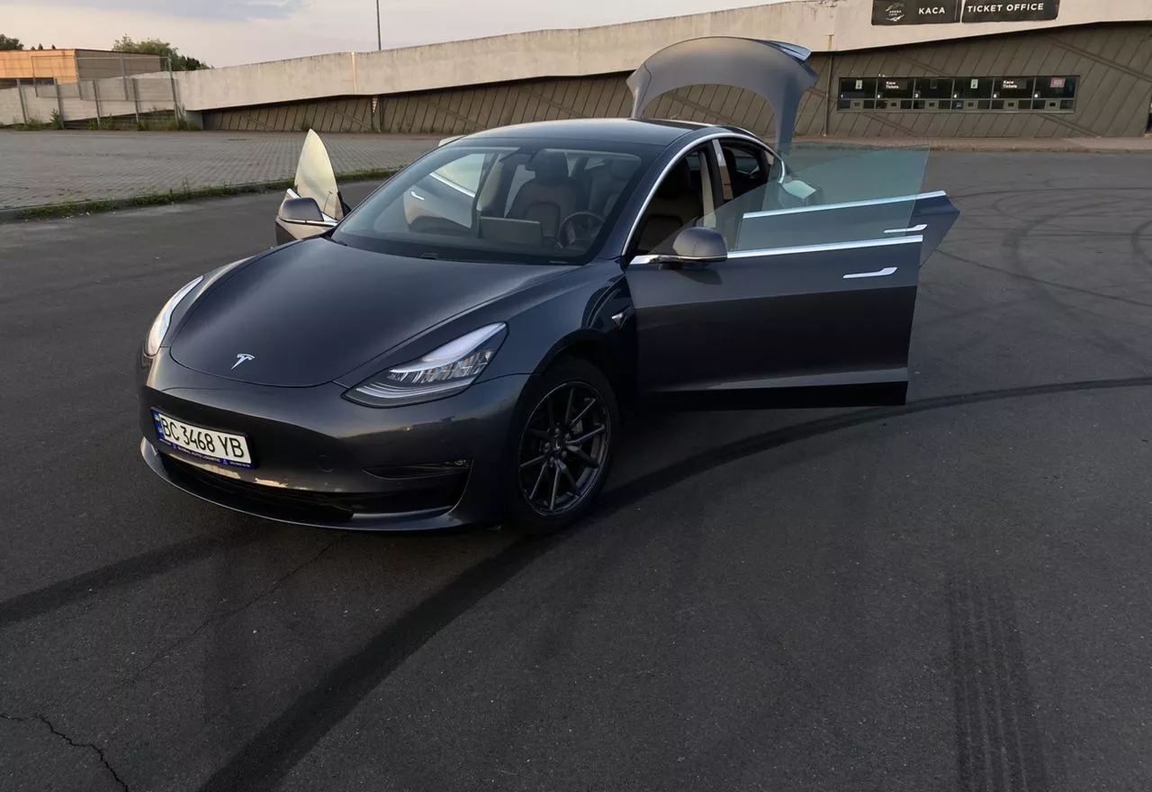 Tesla Model 3  80.5 kWh 201911