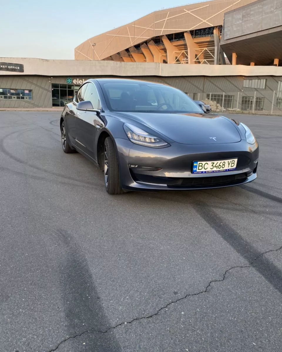 Tesla Model 3  80.5 kWh 201921