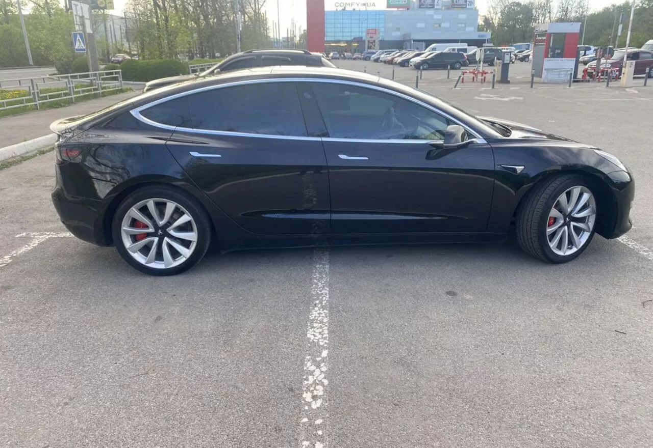 Tesla Model 3  82 kWh 201931