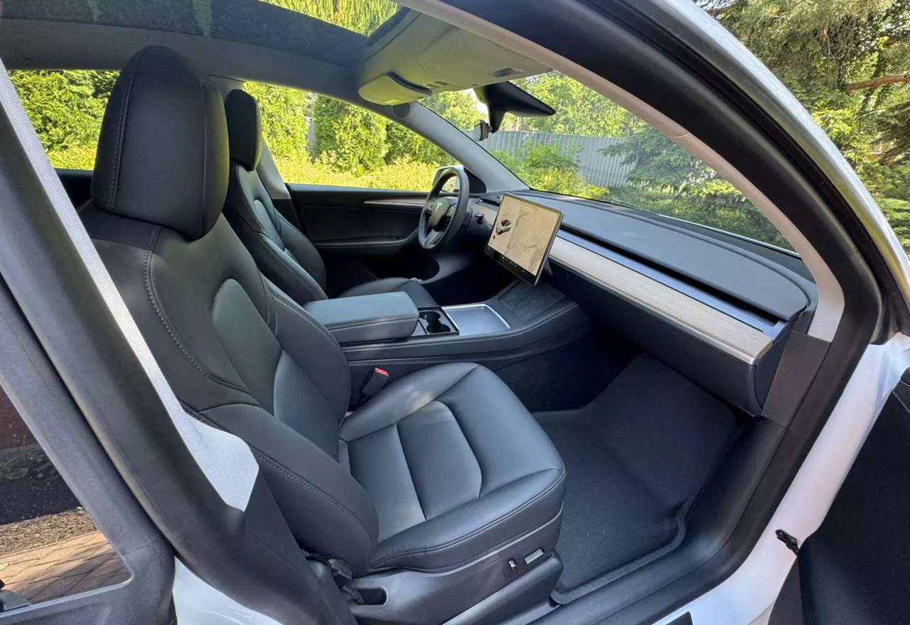 Tesla Model Y  82 kWh 2022131