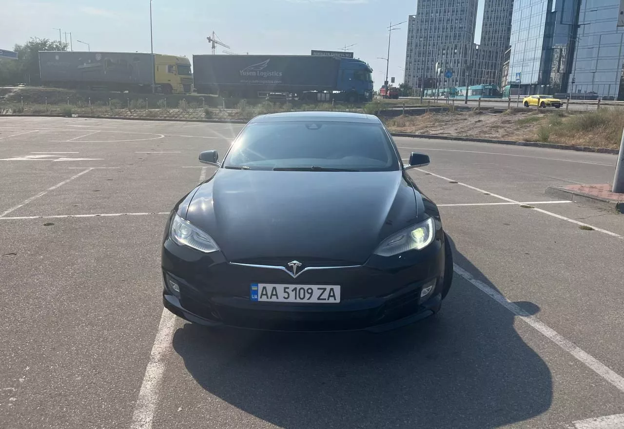 Tesla Model S  70 kWh 201511