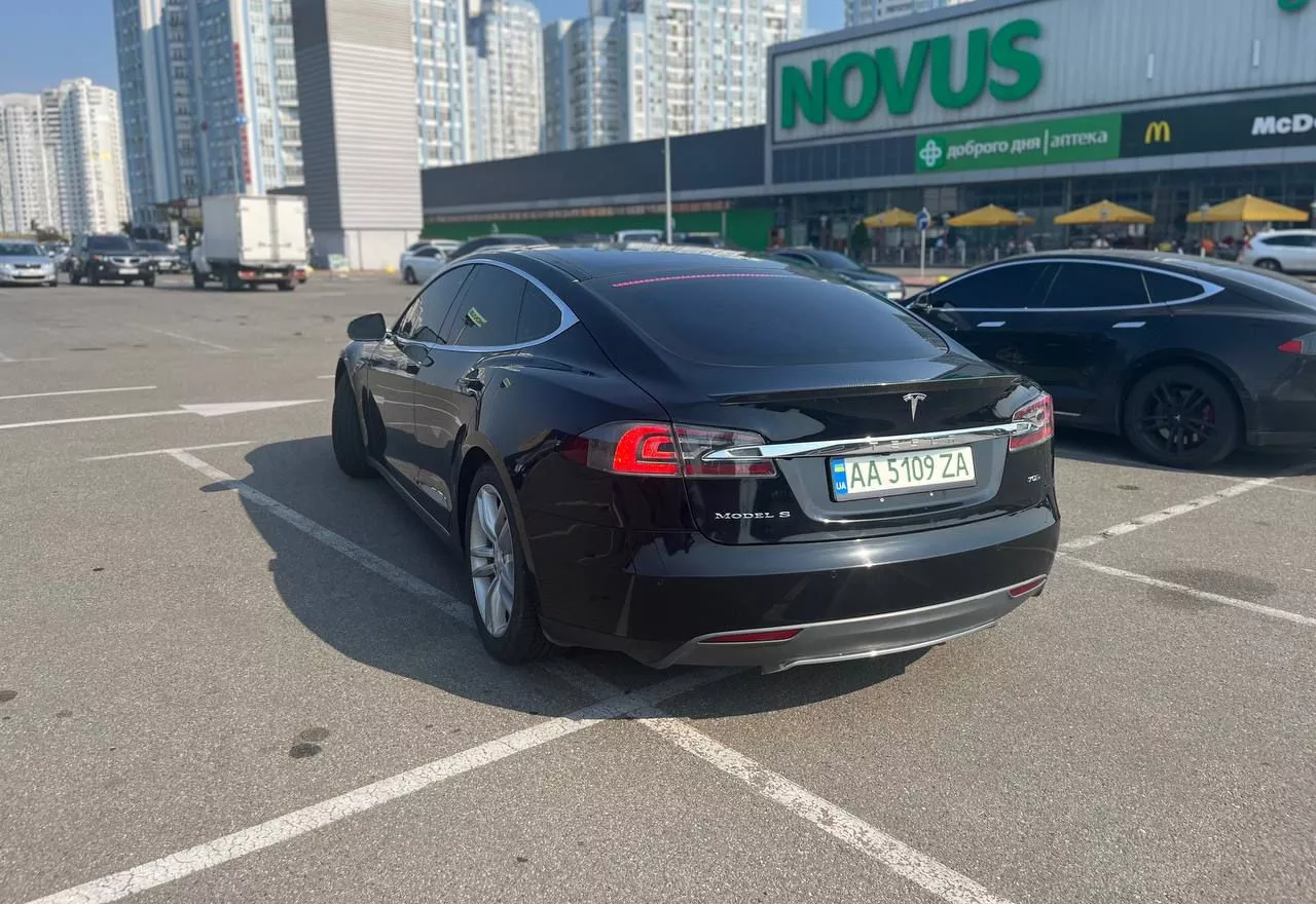 Tesla Model S  70 kWh 201571