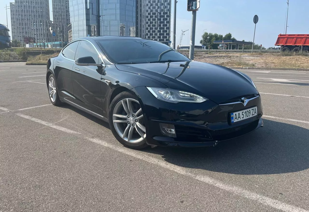 Tesla Model S  70 kWh 2015101