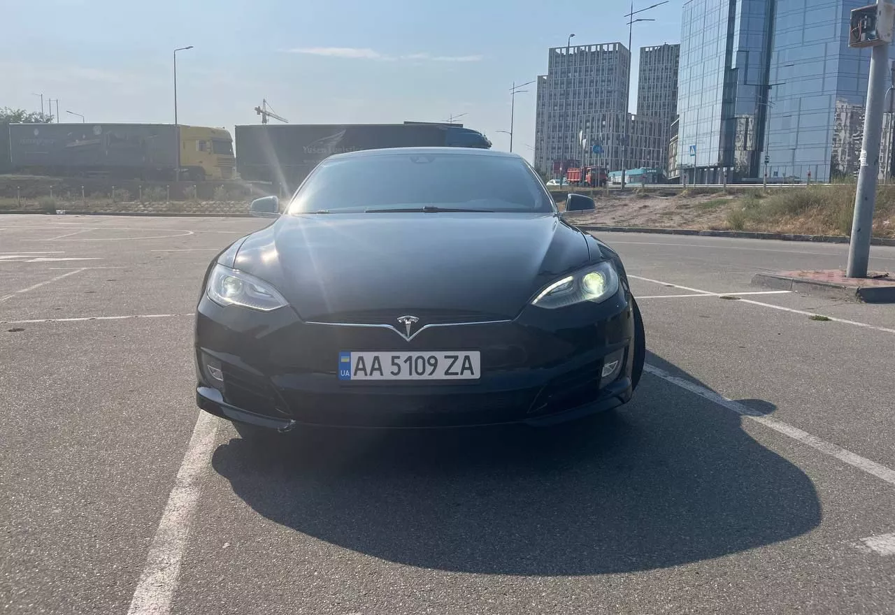 Tesla Model S  70 kWh 2015111