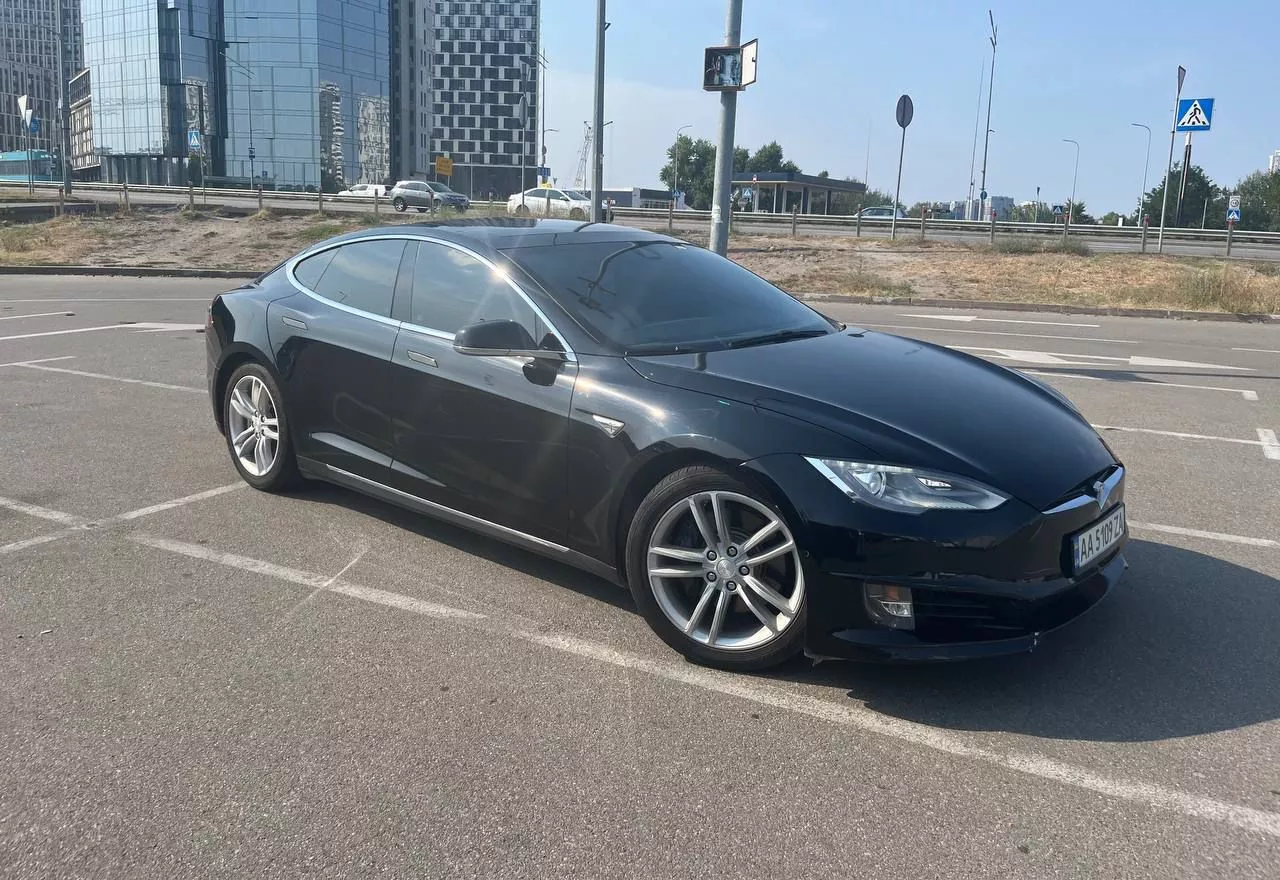 Tesla Model S  70 kWh 2015131