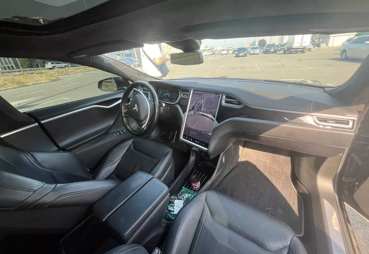 Tesla Model S  70 kWh 2015171