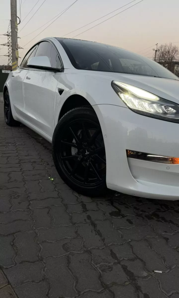 Tesla Model 3  60 kWh 201921