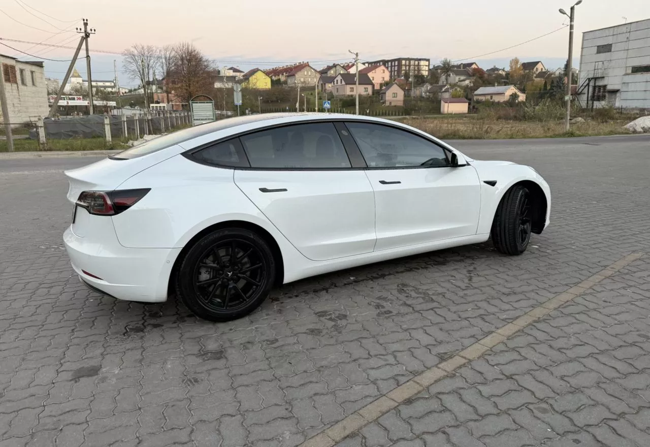 Tesla Model 3  60 kWh 2019171