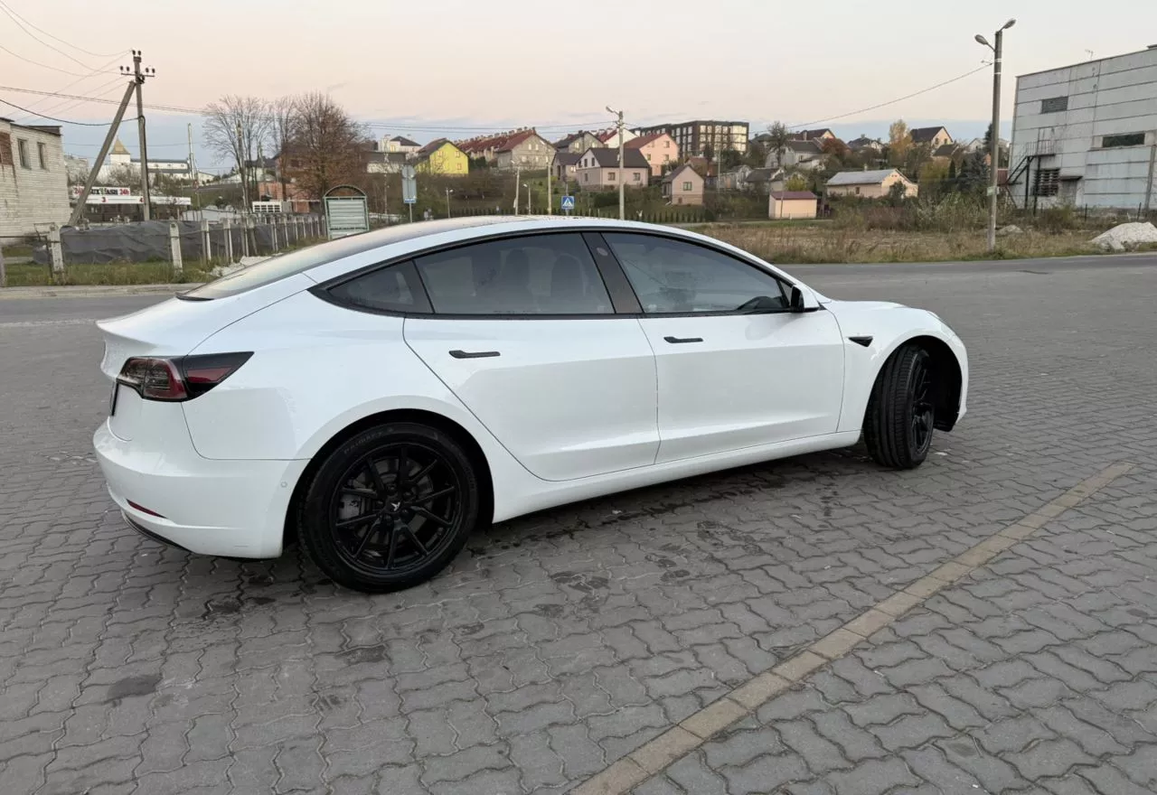 Tesla Model 3  60 kWh 2019181