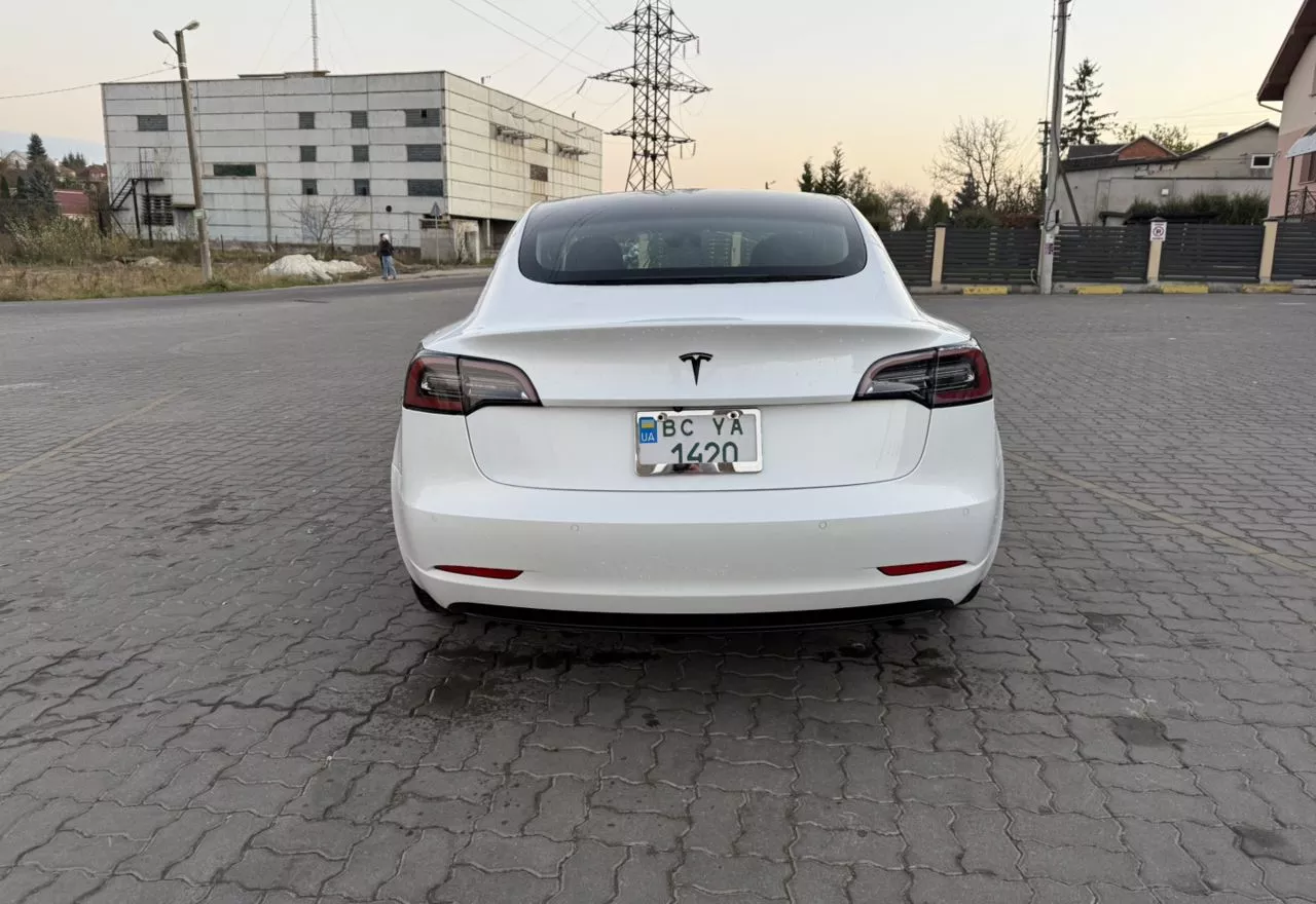 Tesla Model 3  60 kWh 2019211