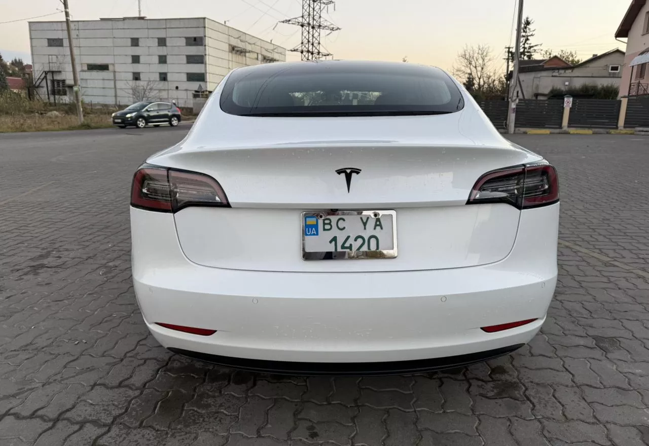 Tesla Model 3  60 kWh 2019221