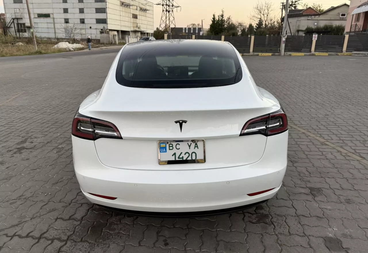 Tesla Model 3  60 kWh 2019231