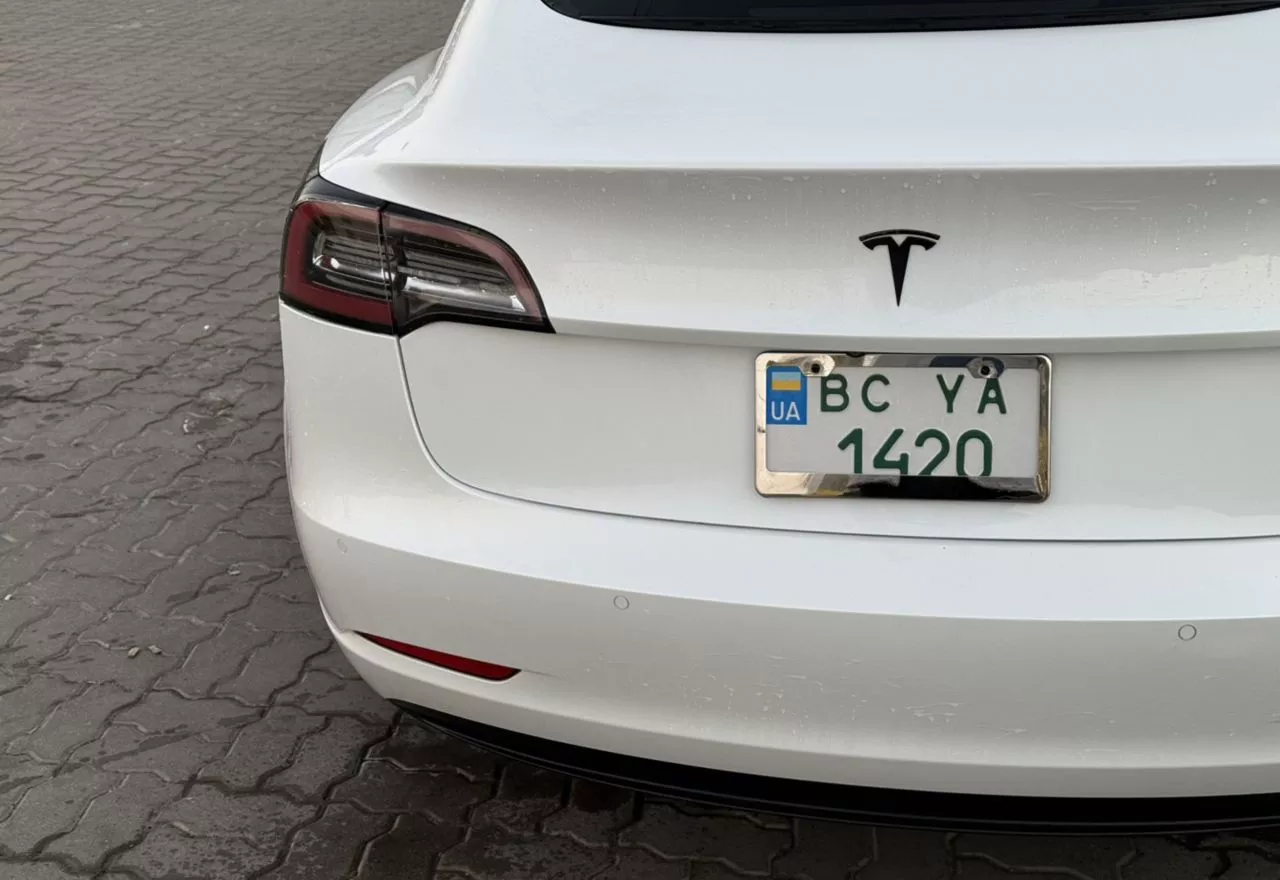 Tesla Model 3  60 kWh 2019241