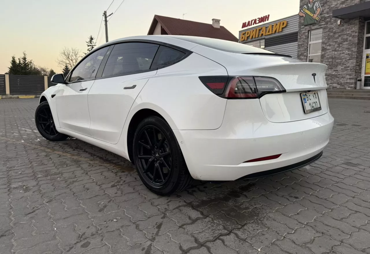 Tesla Model 3  60 kWh 2019301