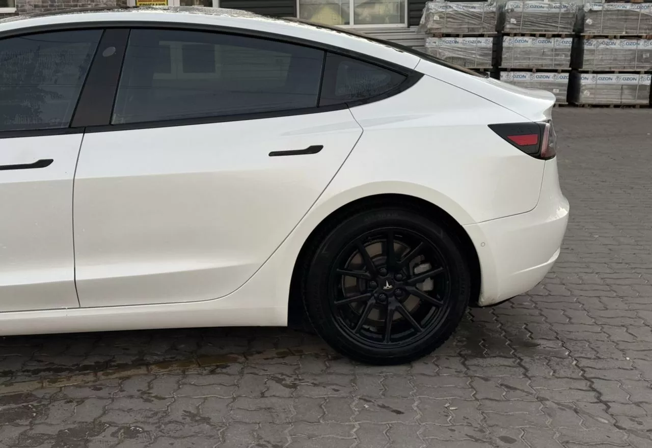 Tesla Model 3  60 kWh 2019331