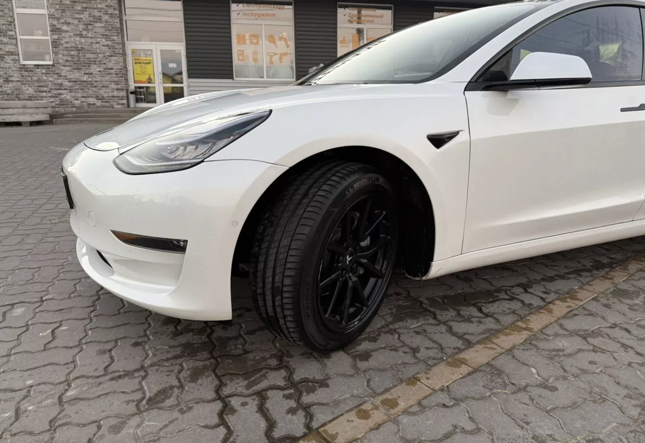 Tesla Model 3  60 kWh 2019361