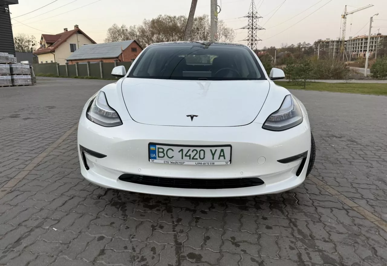 Tesla Model 3  60 kWh 2019401