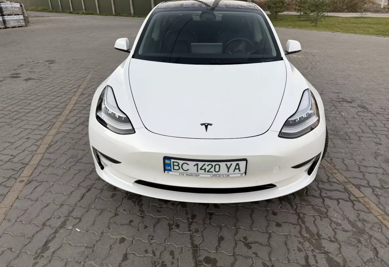 Tesla Model 3  60 kWh 2019411